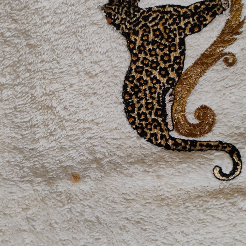 Leopard Towels! - Picture 8 of 10